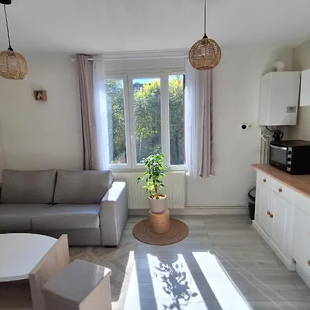 Dans Maison アパート *